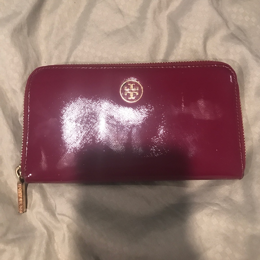 Tory Burch zip around wallet